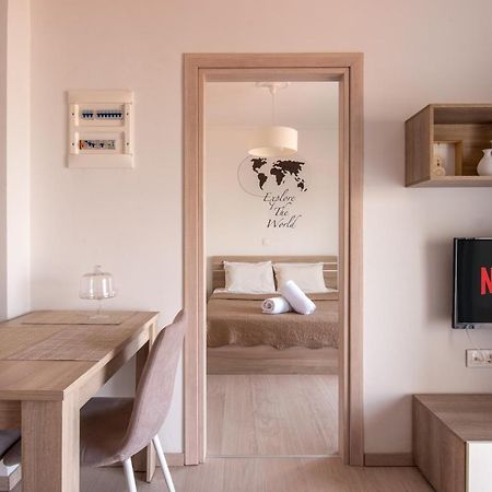 Minimalist Apartments W/ View Солун Екстериор снимка