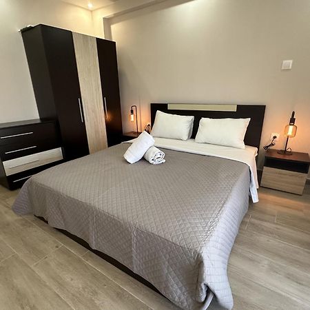 Minimalist Apartments W/ View Солун Екстериор снимка