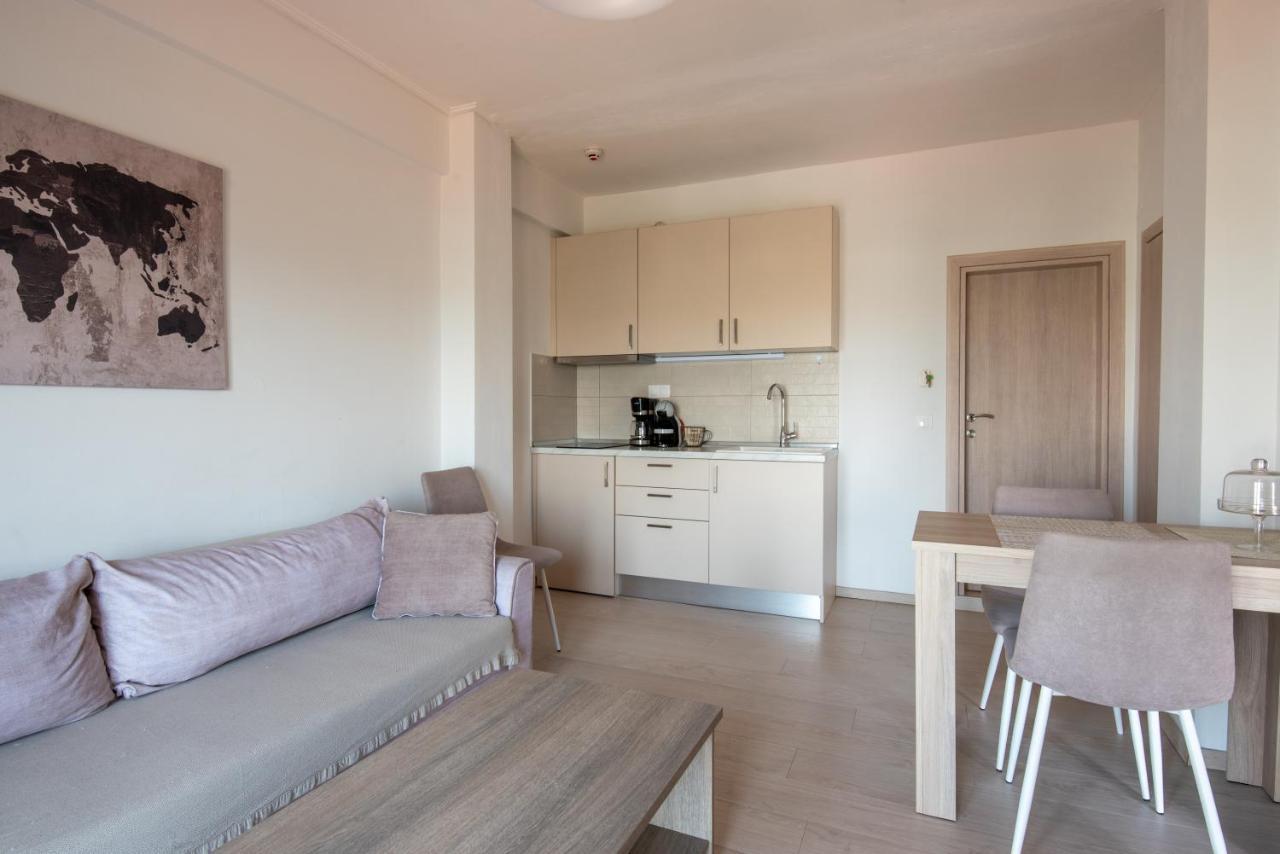Minimalist Apartments W/ View Солун Екстериор снимка
