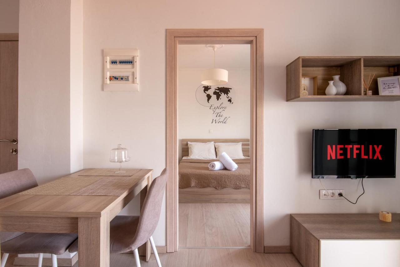 Minimalist Apartments W/ View Солун Екстериор снимка