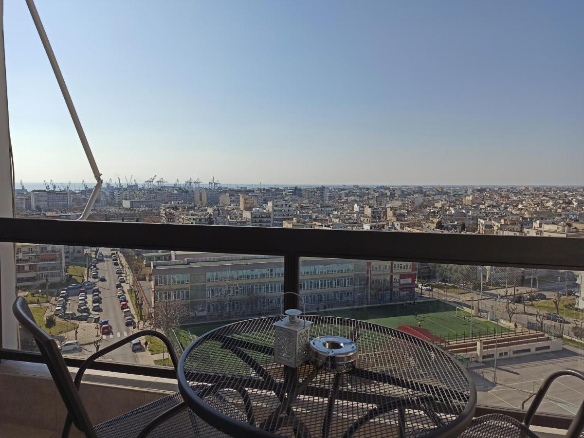 Minimalist Apartments W/ View Солун Екстериор снимка