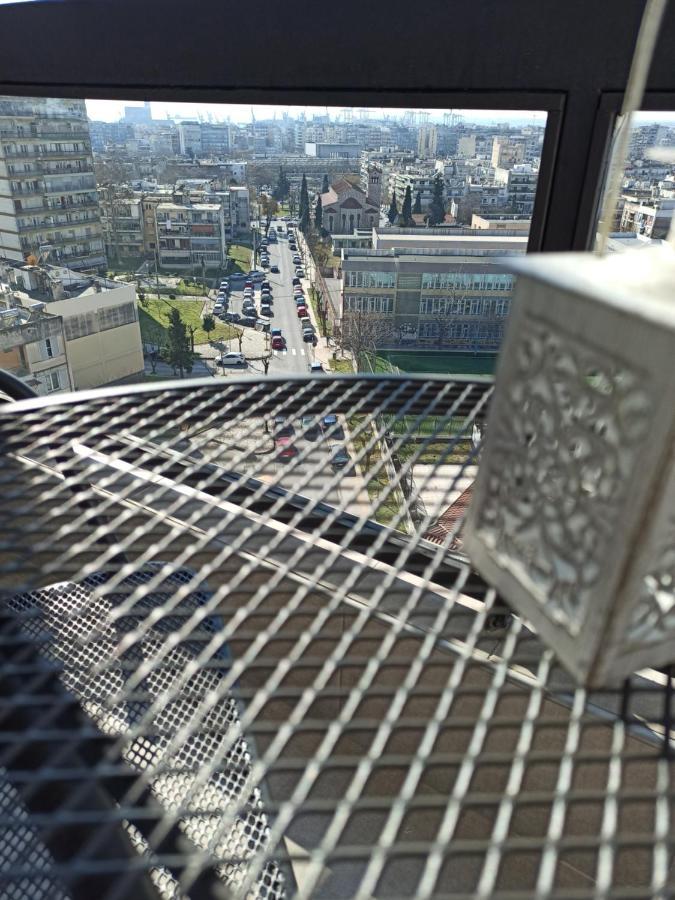 Minimalist Apartments W/ View Солун Екстериор снимка