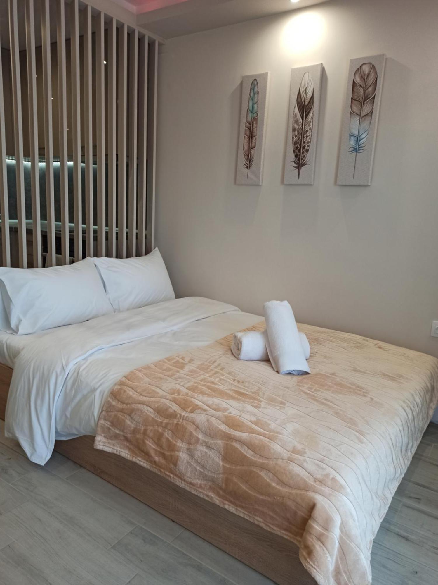 Minimalist Apartments W/ View Солун Екстериор снимка