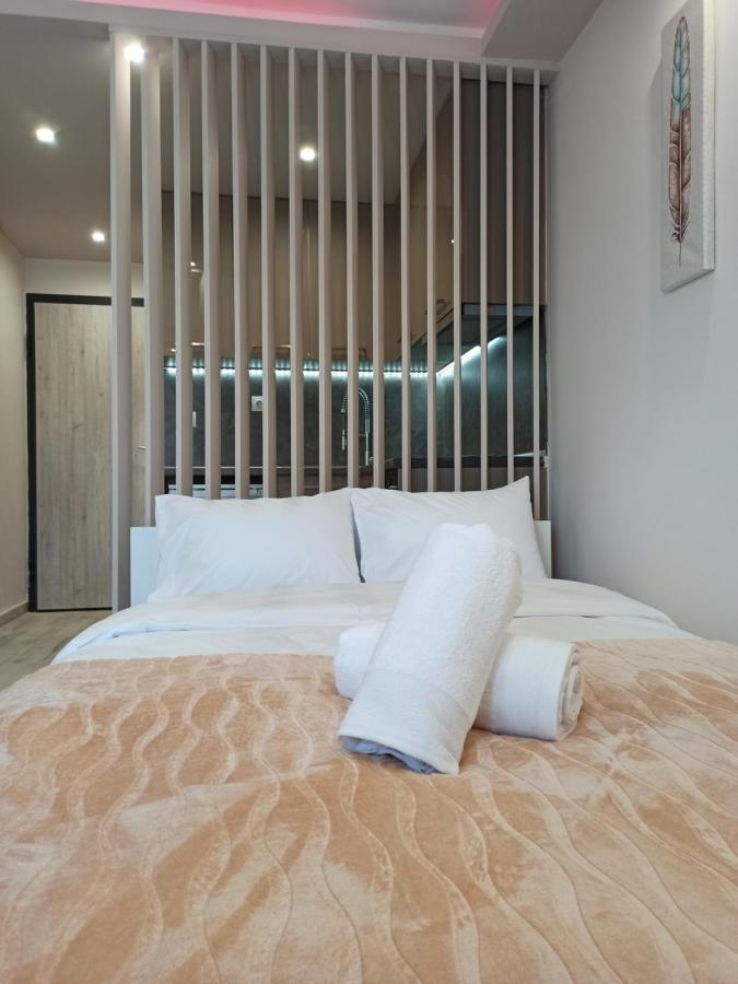 Minimalist Apartments W/ View Солун Екстериор снимка