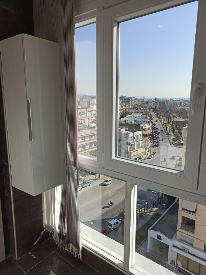 Minimalist Apartments W/ View Солун Екстериор снимка