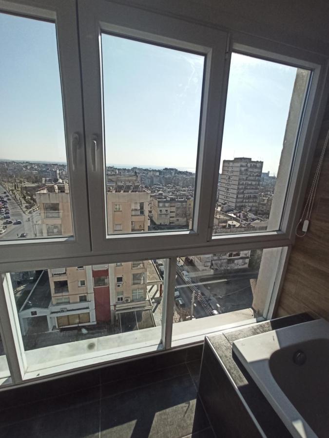 Minimalist Apartments W/ View Солун Екстериор снимка