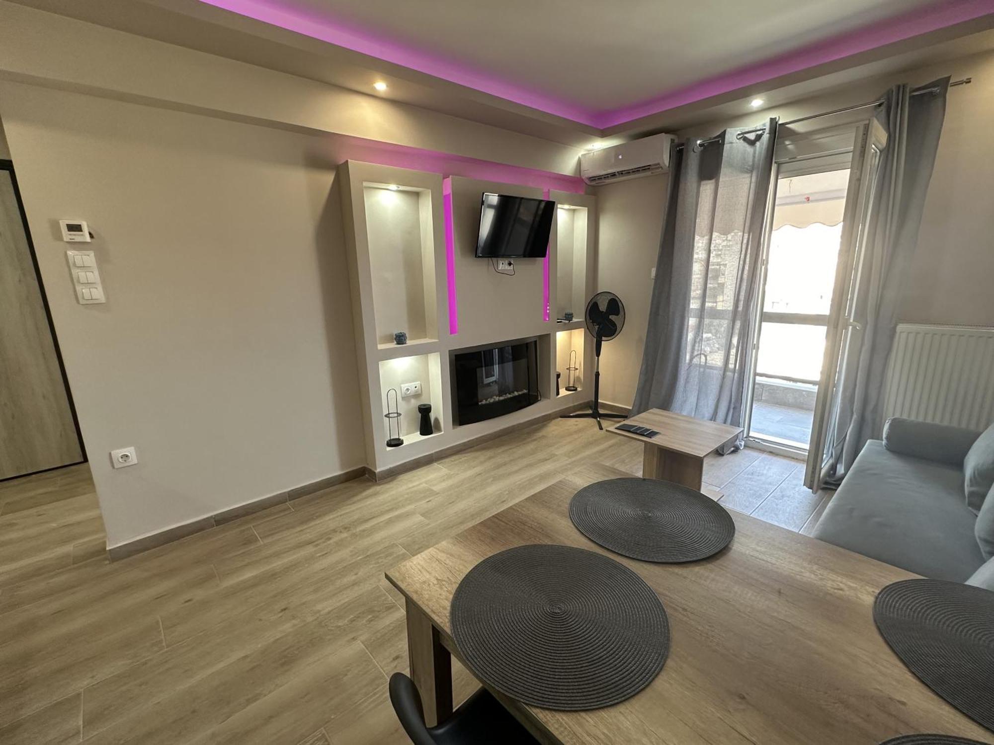 Minimalist Apartments W/ View Солун Екстериор снимка